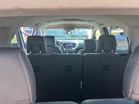 Used 2018 GMC Acadia SLT image 16