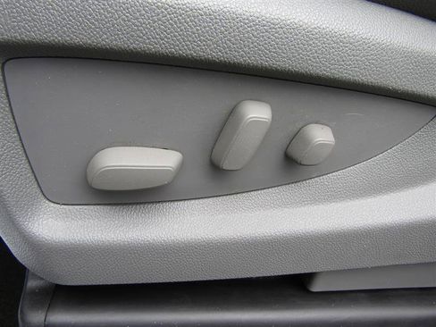 Used 2014 GMC Sierra 1500 SLT w/ SLT Crew Cab Value Package image 13