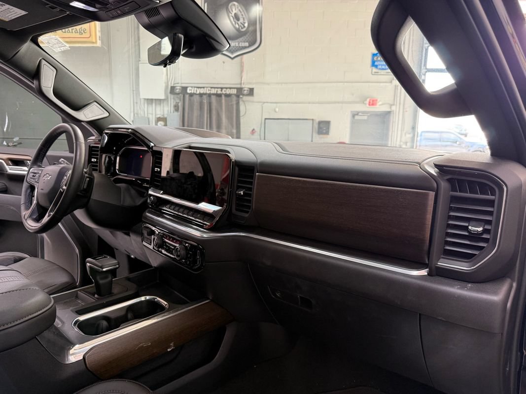 Used 2026 Chevrolet Silverado 1500 High Country w/ Midnight Edition AWD/4WD image 16