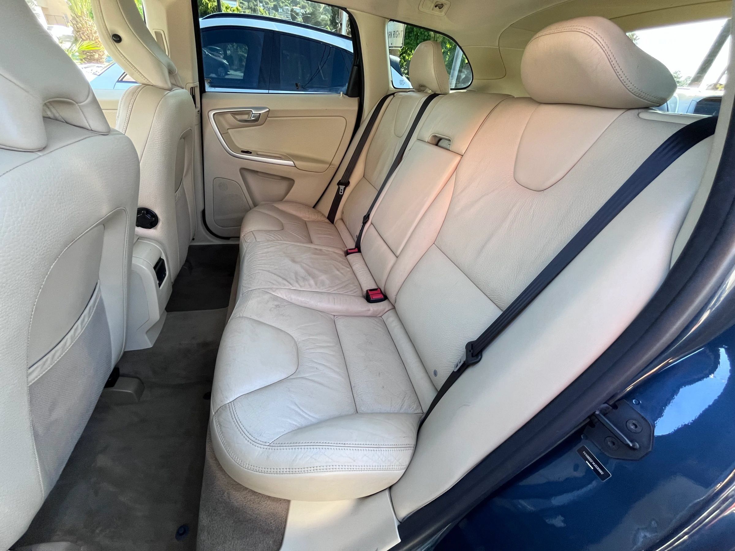 Used 2010 Volvo XC60 T6 AWD/4WD image 14