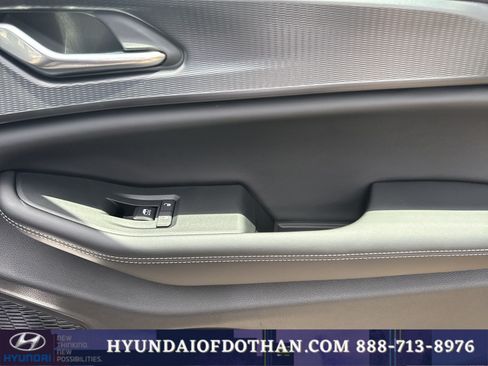 Used 2025 Jeep Grand Cherokee Laredo RWD image 17