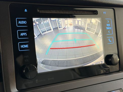 Used 2016 Toyota Sienna XLE w/ XLE Navigation Package FWD image 26