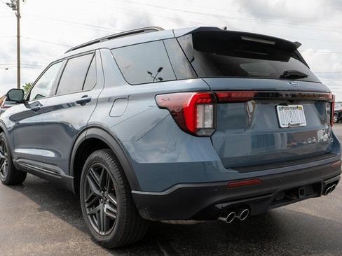 Used 2025 Ford Explorer ST AWD/4WD image 8