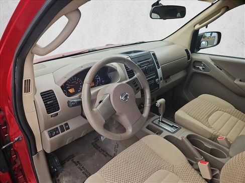 Used 2011 Nissan Frontier SV AWD/4WD image 10