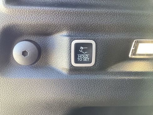 New 2025 Jeep Grand Cherokee L Altitude image 15