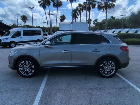 Used 2017 Lincoln MKX Reserve w/ Lincoln MKX Climate Package AWD/4WD image 7