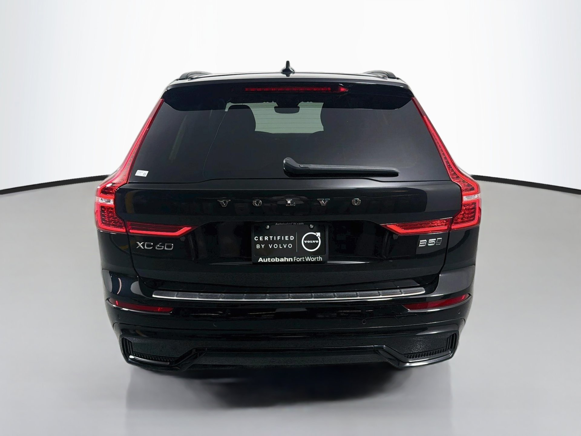 Used 2024 Volvo XC60 B5 Plus w/ Protection Package Premier AWD/4WD image 25