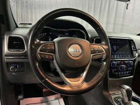 Used 2020 Jeep Grand Cherokee Limited AWD/4WD image 13