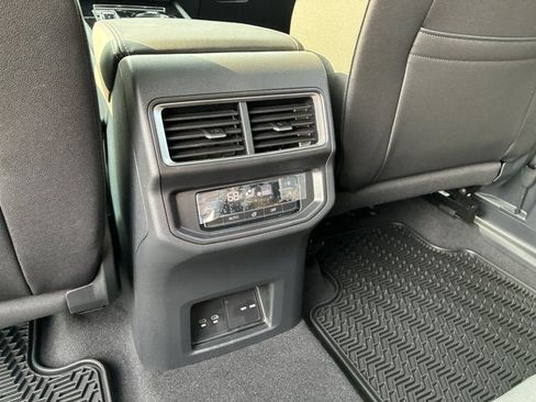New 2026 Volkswagen Atlas SE FWD image 18