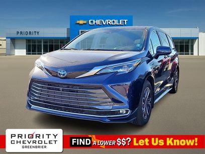 Used 2025 Toyota Sienna Platinum