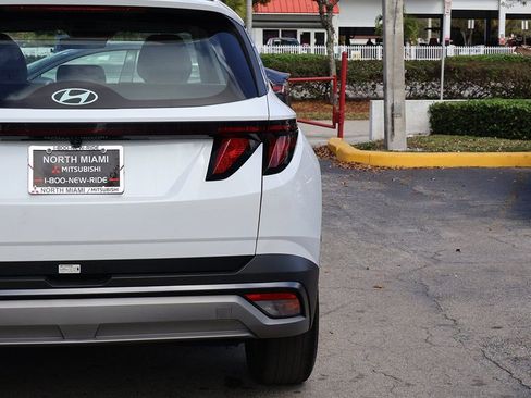 Used 2025 Hyundai Tucson SE image 14