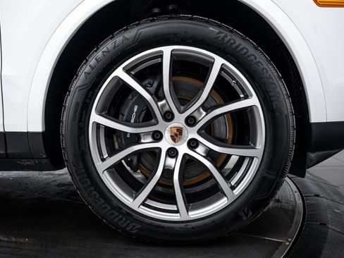 Certified 2026 Porsche Cayenne image 11