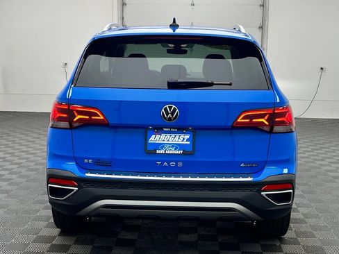 Used 2024 Volkswagen Taos SE w/ Panoramic Sunroof Package AWD/4WD image 10