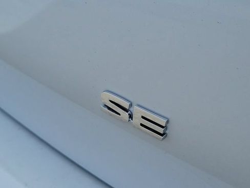 New 2026 Mitsubishi Outlander SE FWD image 6