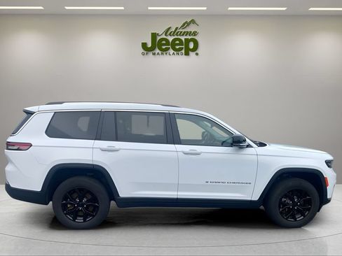 Used 2023 Jeep Grand Cherokee L Limited AWD/4WD image 12
