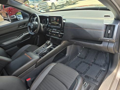 Used 2024 Nissan Pathfinder Rock Creek AWD/4WD image 30