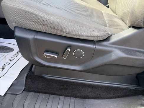 Used 2017 Ford F150 XLT w/ Equipment Group 302A Luxury RWD image 13