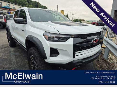Used 2025 Chevrolet Colorado ZR2 w/ Technology Package AWD/4WD image 1