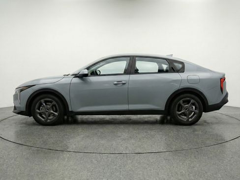 Used 2025 Kia K4 LXS image 5