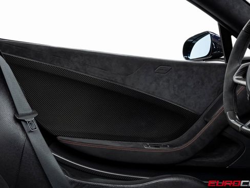 Used 2016 McLaren 675LT Spider image 34