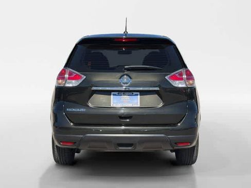 Used 2016 Nissan Rogue S image 4