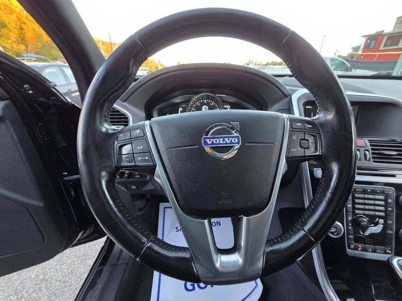 Used 2016 Volvo XC60 T5 Platinum AWD/4WD image 29