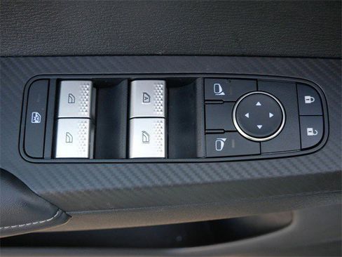 Used 2025 Mitsubishi Outlander ES image 18