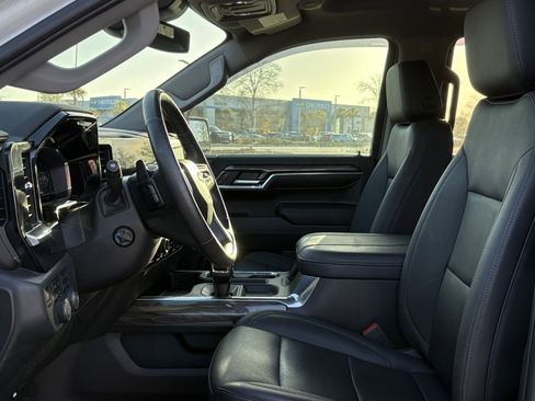 Used 2023 Chevrolet Silverado 1500 LTZ image 14