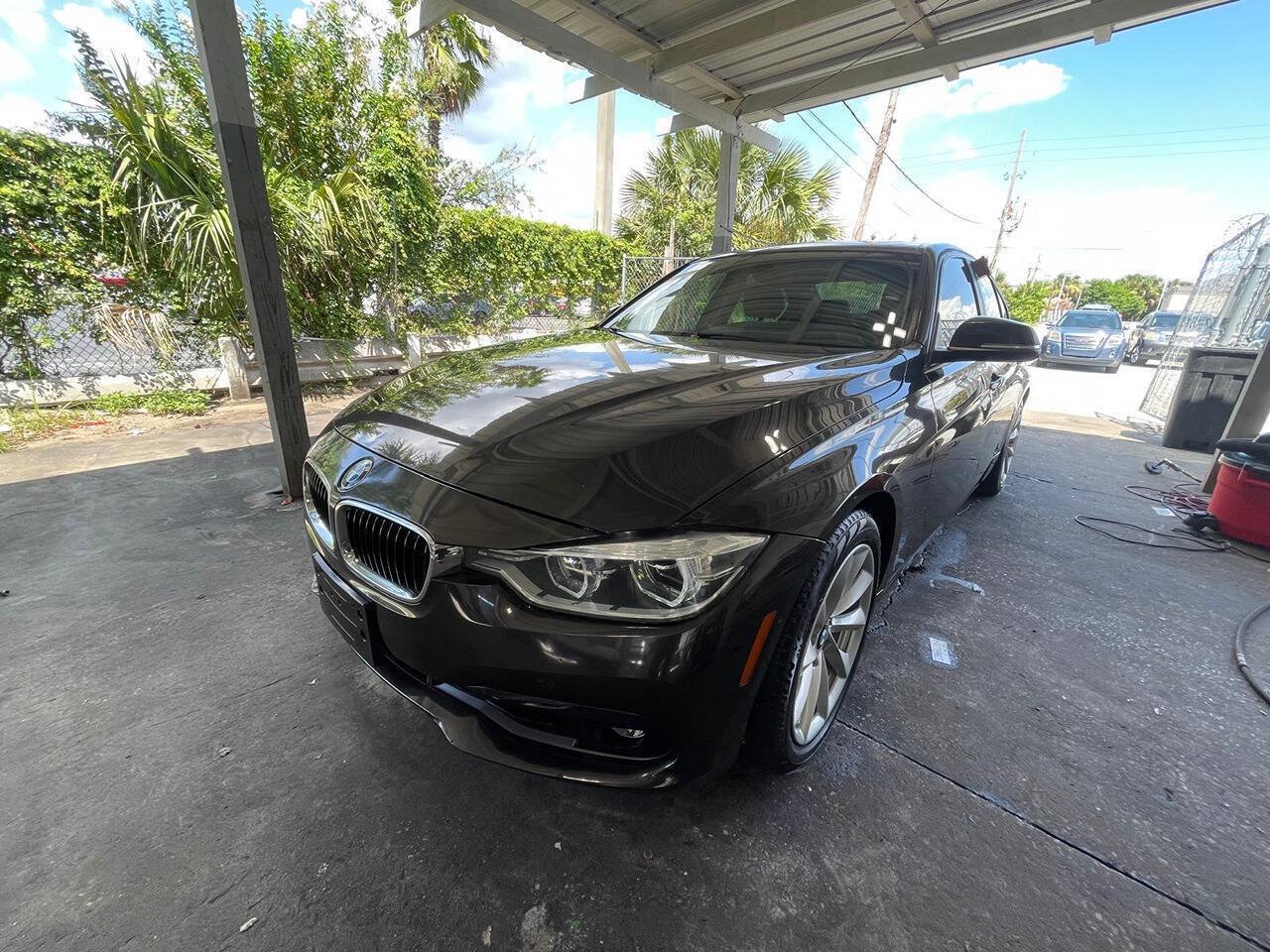 Used 2018 BMW 320i Sedan RWD image 10