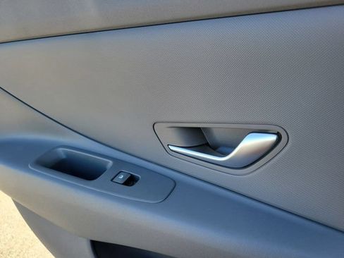 New 2026 Hyundai Elantra SE FWD image 22