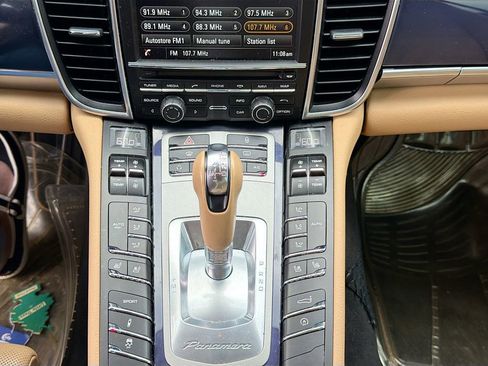 Used 2013 Porsche Panamera 4 Platinum Edition image 16