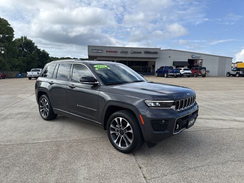 Used 2022 Jeep Grand Cherokee Overland image 9