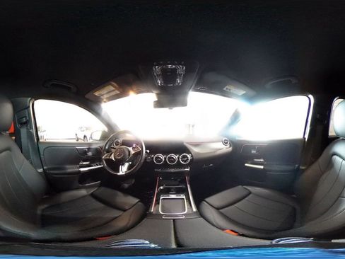 Used 2025 Mercedes-Benz GLA 250 4MATIC image 42