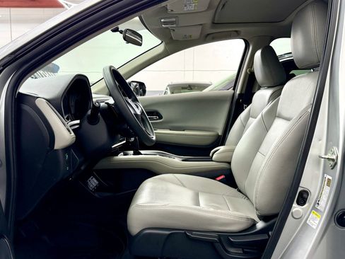 Used 2016 Honda HR-V EX image 9