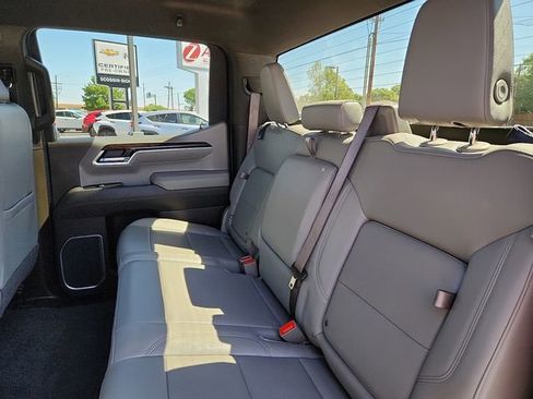 Used 2025 GMC Sierra 1500 SLT RWD image 11