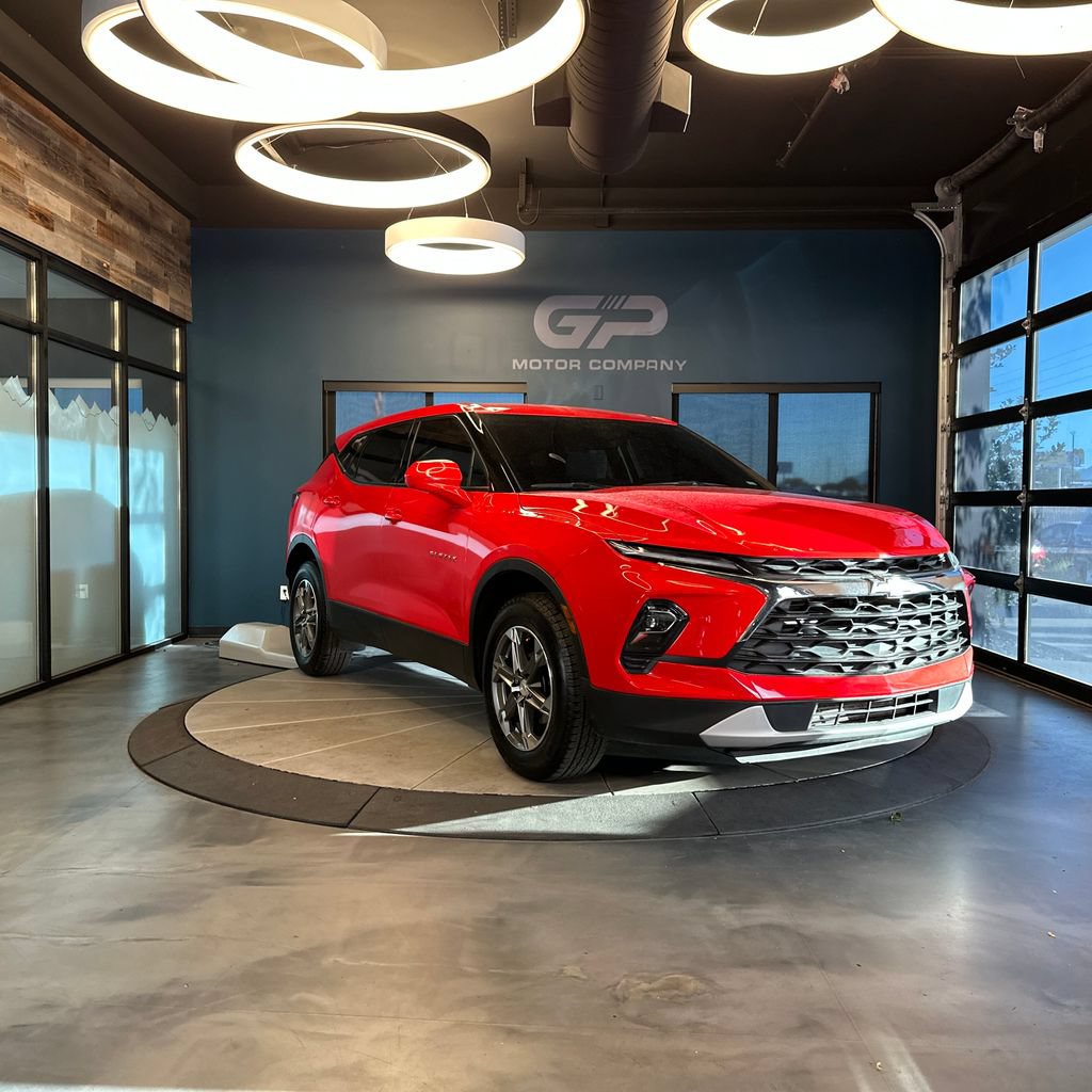 Used 2024 Chevrolet Blazer LT AWD/4WD image 1