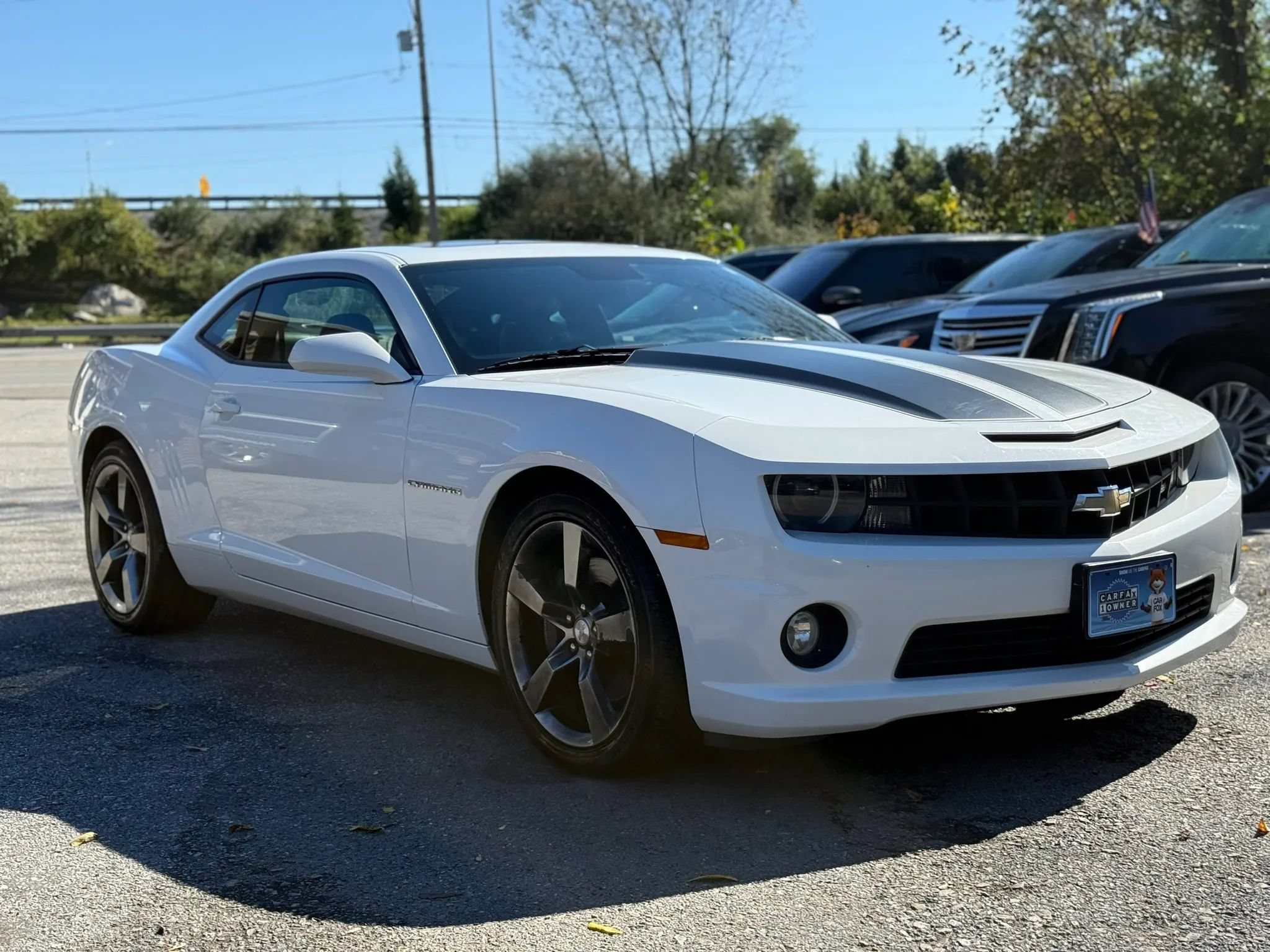 Used 2011 Chevrolet Camaro SS RWD image 2