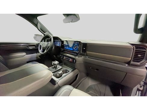 Used 2024 Chevrolet Silverado 1500 ZR2 w/ Technology Package image 18