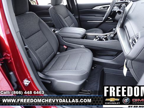 New 2026 Chevrolet Traverse LT w/ Driver Confidence Package image 16