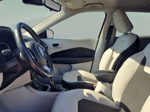 Used 2019 Jeep Compass Latitude image 21