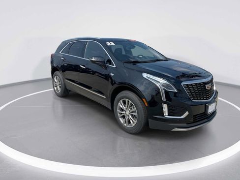 Certified 2023 Cadillac XT5 Premium Luxury FWD image 2