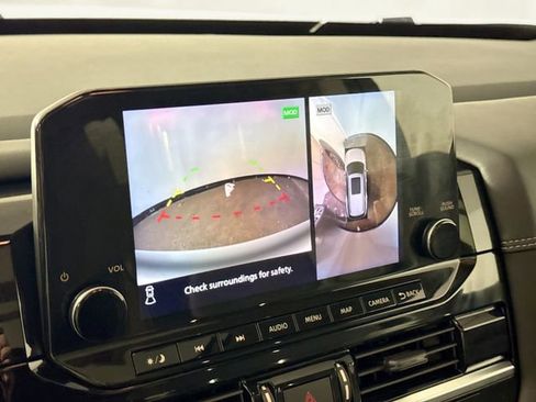 Used 2023 Nissan Pathfinder Platinum image 8