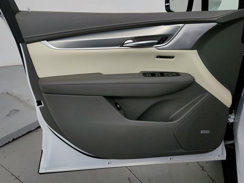 Certified 2023 Cadillac XT5 Premium Luxury AWD/4WD image 9