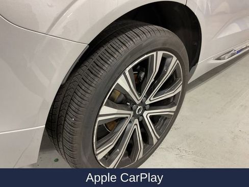 Used 2023 Volvo XC60 B5 Ultimate w/ Climate Package image 15