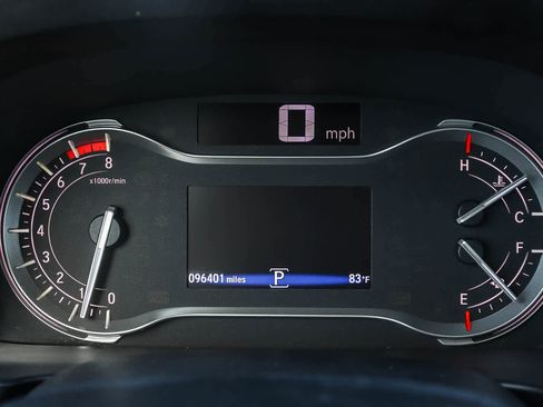 Used 2017 Honda Pilot Touring image 32