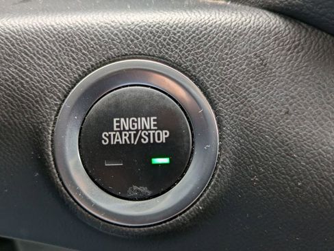 Used 2024 GMC Terrain SLT image 22