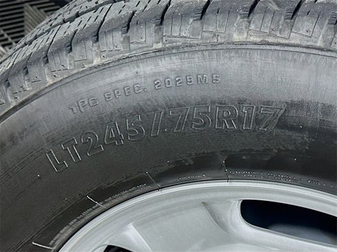 Used 2025 Chevrolet Silverado 2500 W/T w/ WT Convenience Package image 33