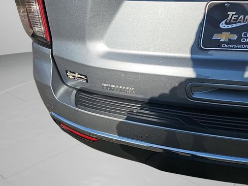 Used 2023 Chevrolet Suburban Premier image 17