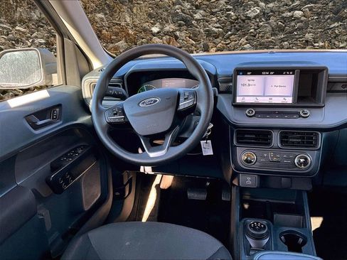 Used 2023 Ford Maverick XL image 5