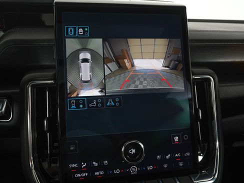 Used 2026 GMC Yukon Denali w/ Sun & Power Step Package AWD/4WD image 28